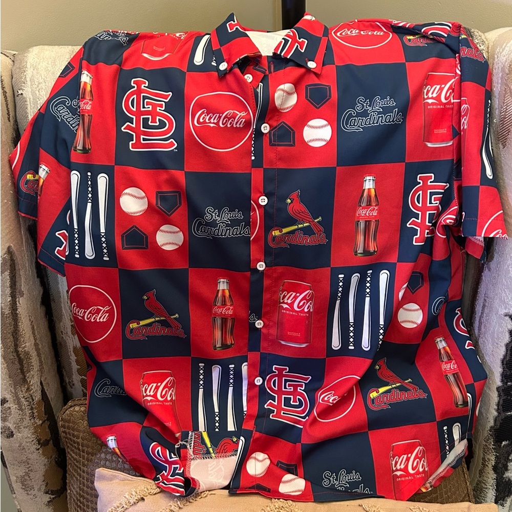 St. Louis Cardinals Men's XL Button Down Tee